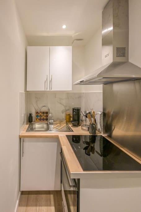 Cosy - 250m Apartment *